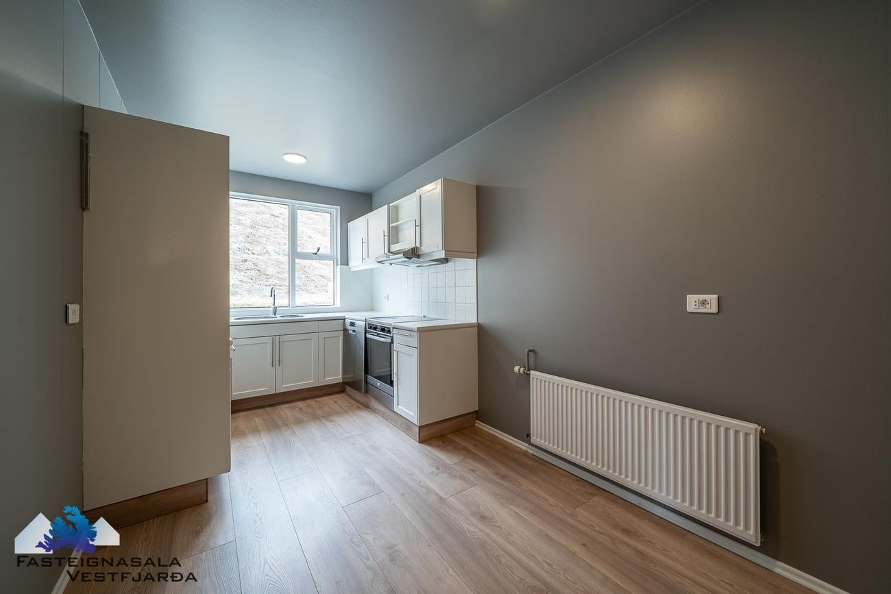 Urðarvegur 80 - 0201, 400 Ísafjarðarbær