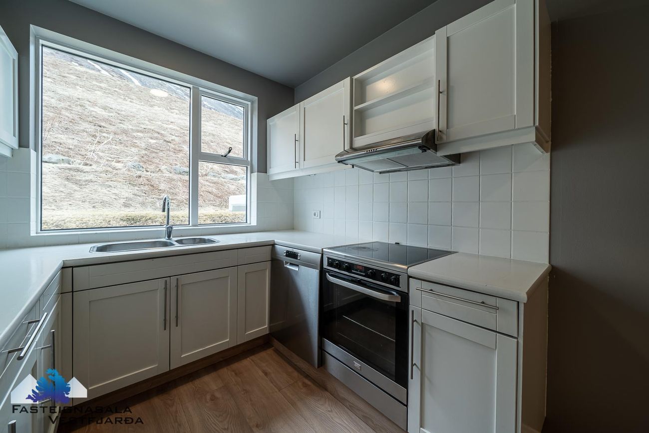 Urðarvegur 80 - 0201, 400 Ísafjarðarbær