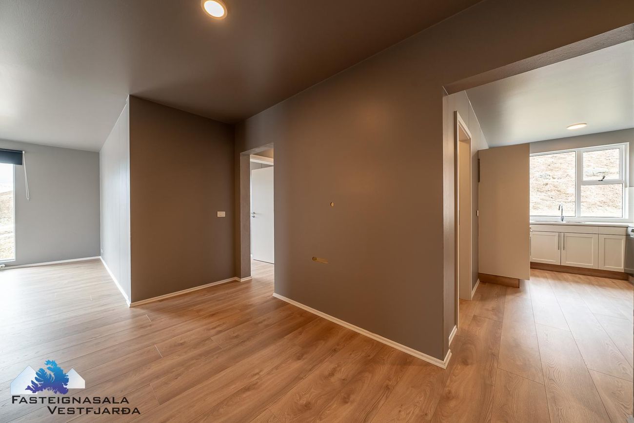 Urðarvegur 80 - 0201, 400 Ísafjarðarbær