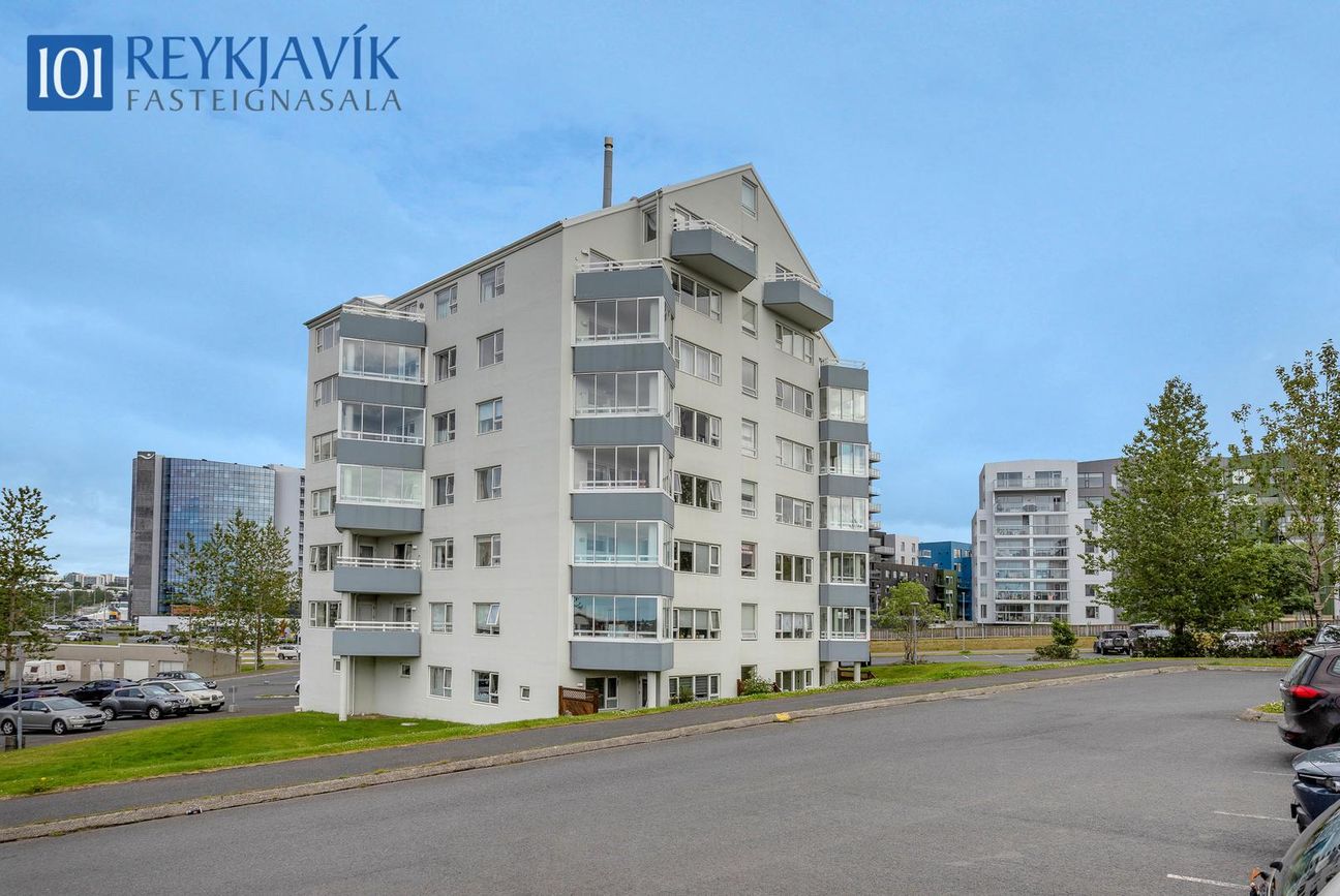 Gullsmári 10, 201 Kópavogur