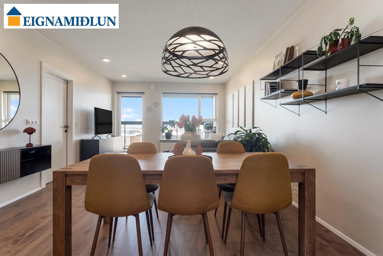 Dalsbraut 22, 260 Reykjanesbær