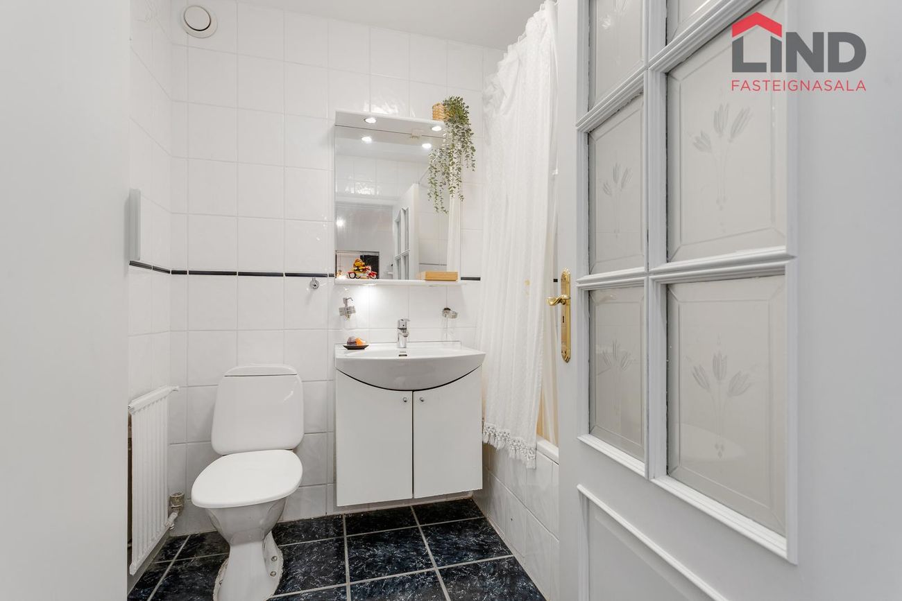 Lundarbrekka 4 - 0203, 200 Kópavogur