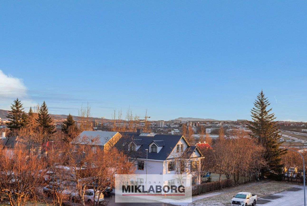 Gnoðarvogur 82 - 0301, 104 Reykjavík