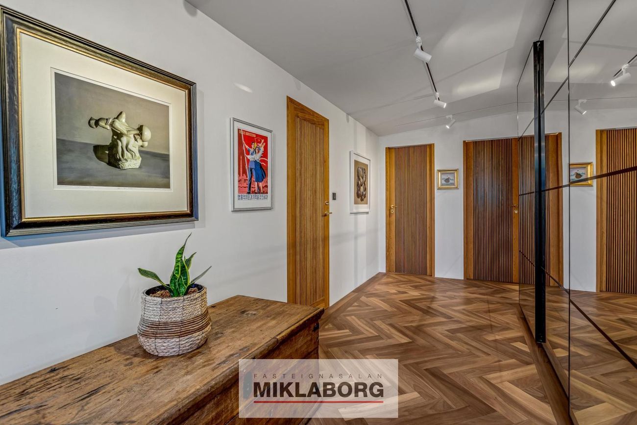 Gnoðarvogur 82 - 0301, 104 Reykjavík