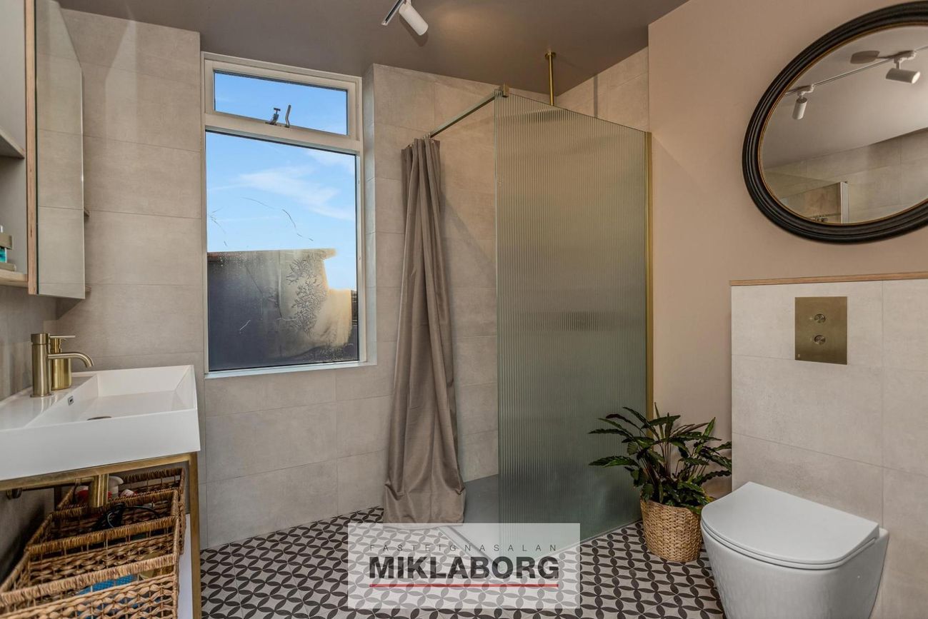 Gnoðarvogur 82 - 0301, 104 Reykjavík