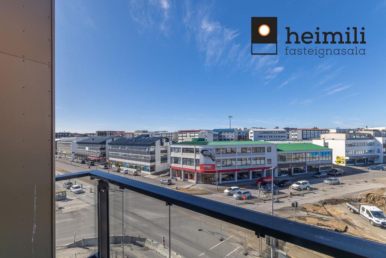 Grensásvegur 1C, 108 Reykjavík