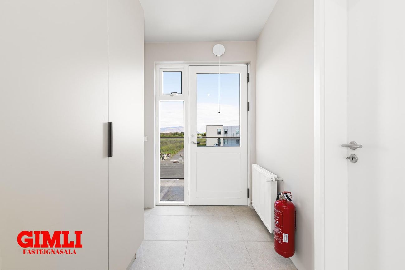 Fögruvellir 3B, 301 Hval