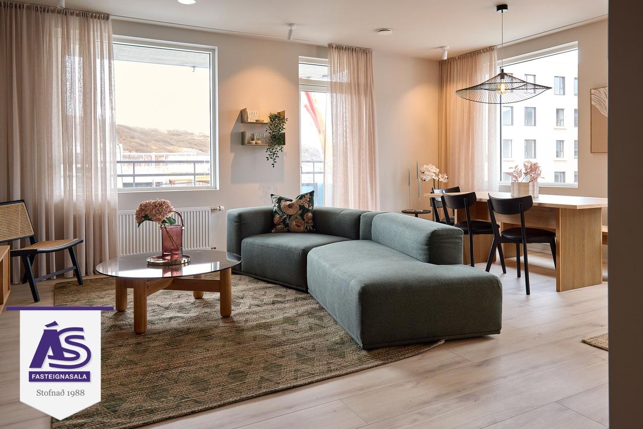 Baughamar 7, 221 Hafnarfjörður