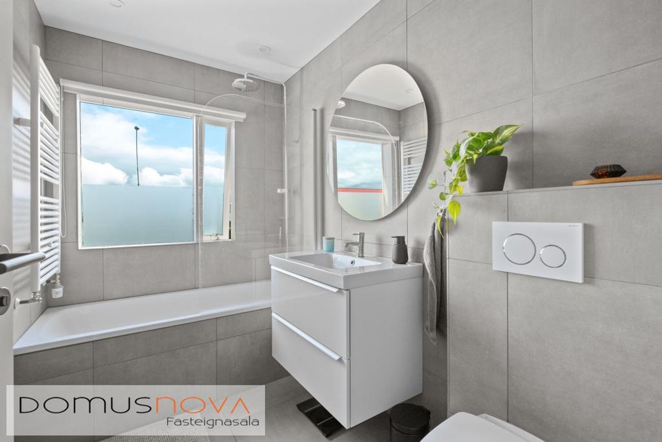 Lerkigrund 1, 300 Akranes