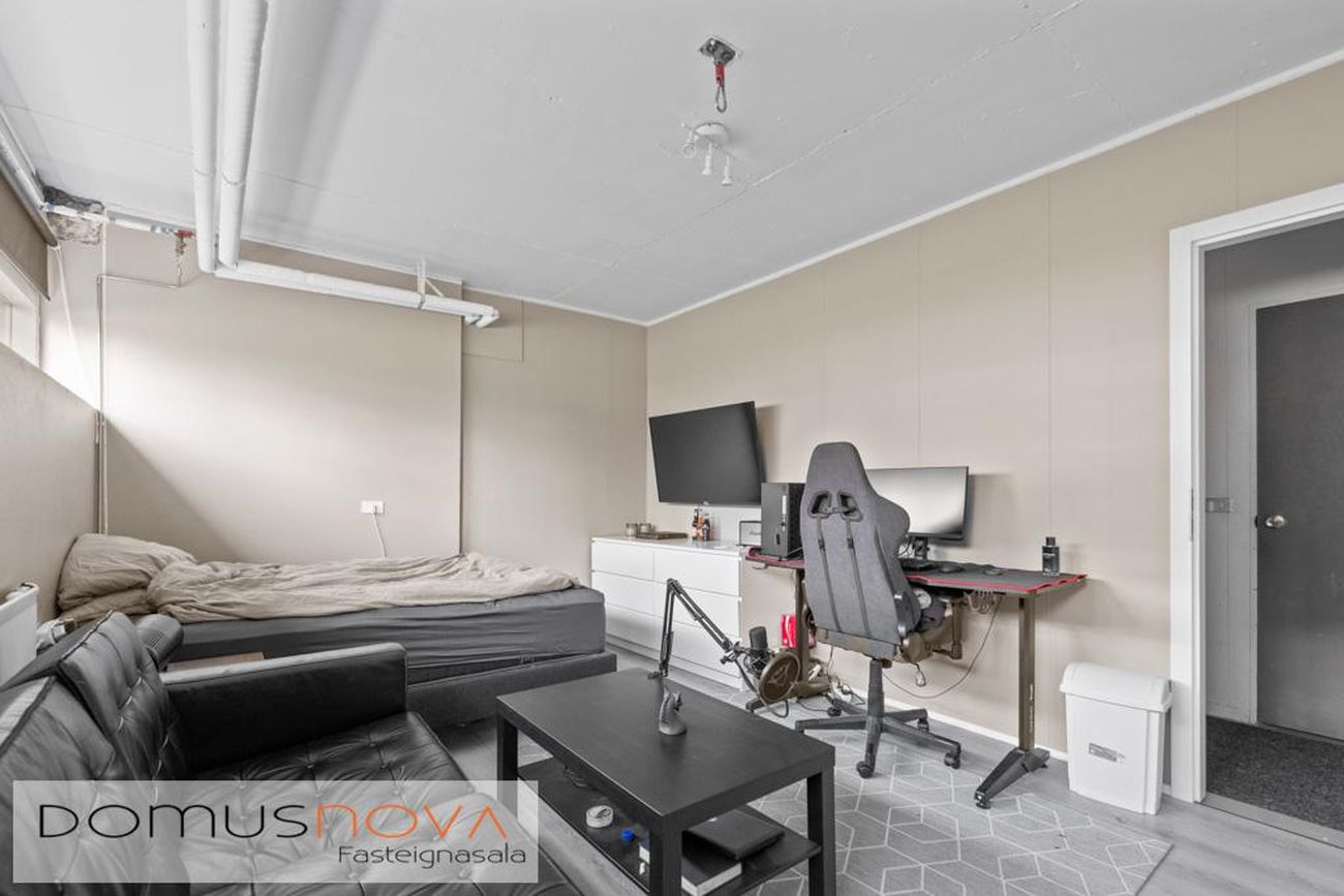 Lerkigrund 1, 300 Akranes