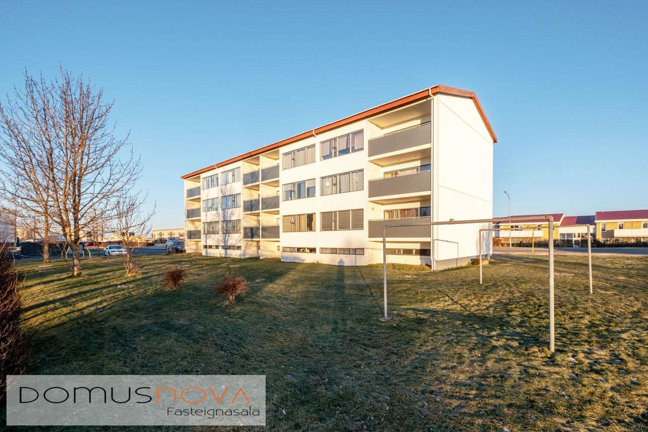 Lerkigrund 1, 300 Akranes