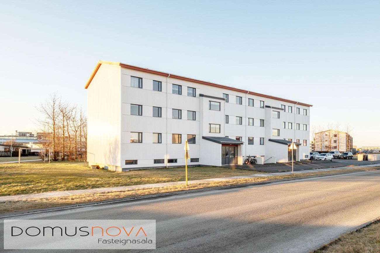 Lerkigrund 1, 300 Akranes