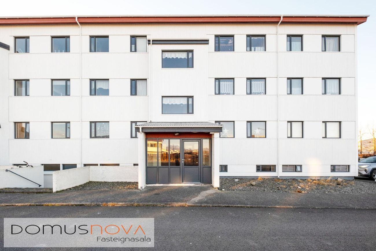 Lerkigrund 1, 300 Akranes