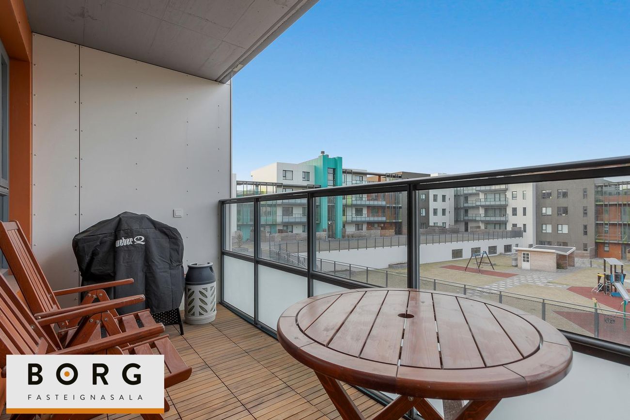 Arnarhlíð 4, 102 Reykjavík