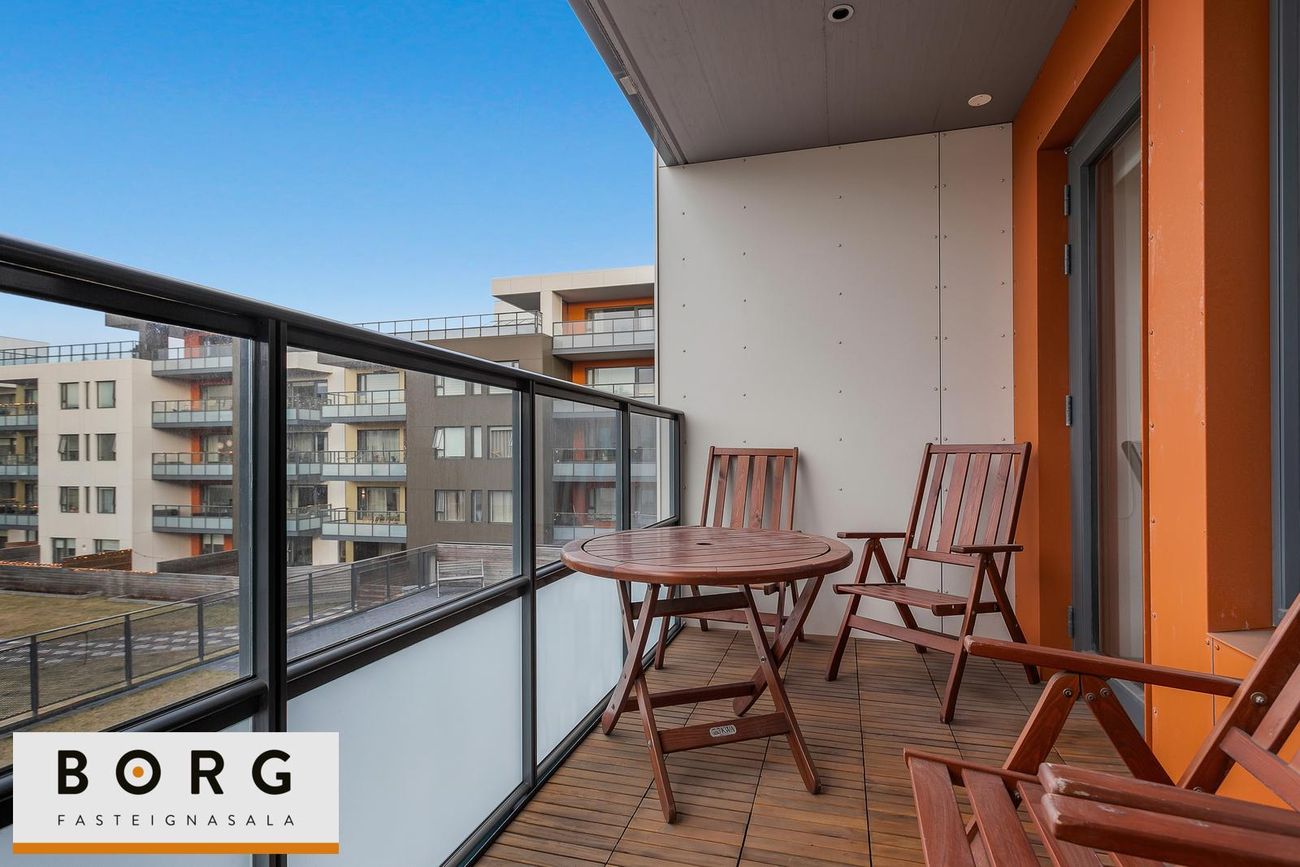 Arnarhlíð 4, 102 Reykjavík