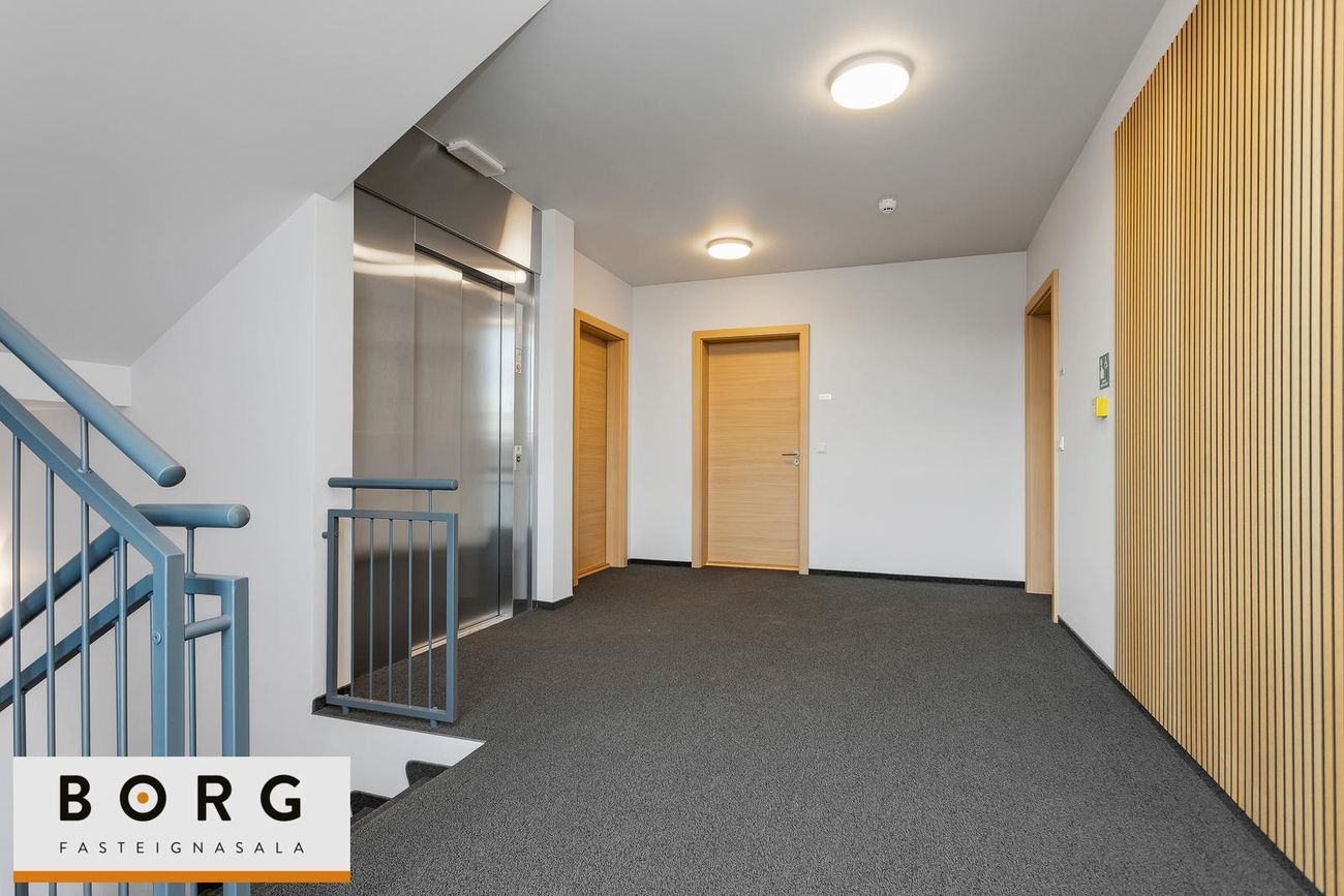 Arnarhlíð 4, 102 Reykjavík