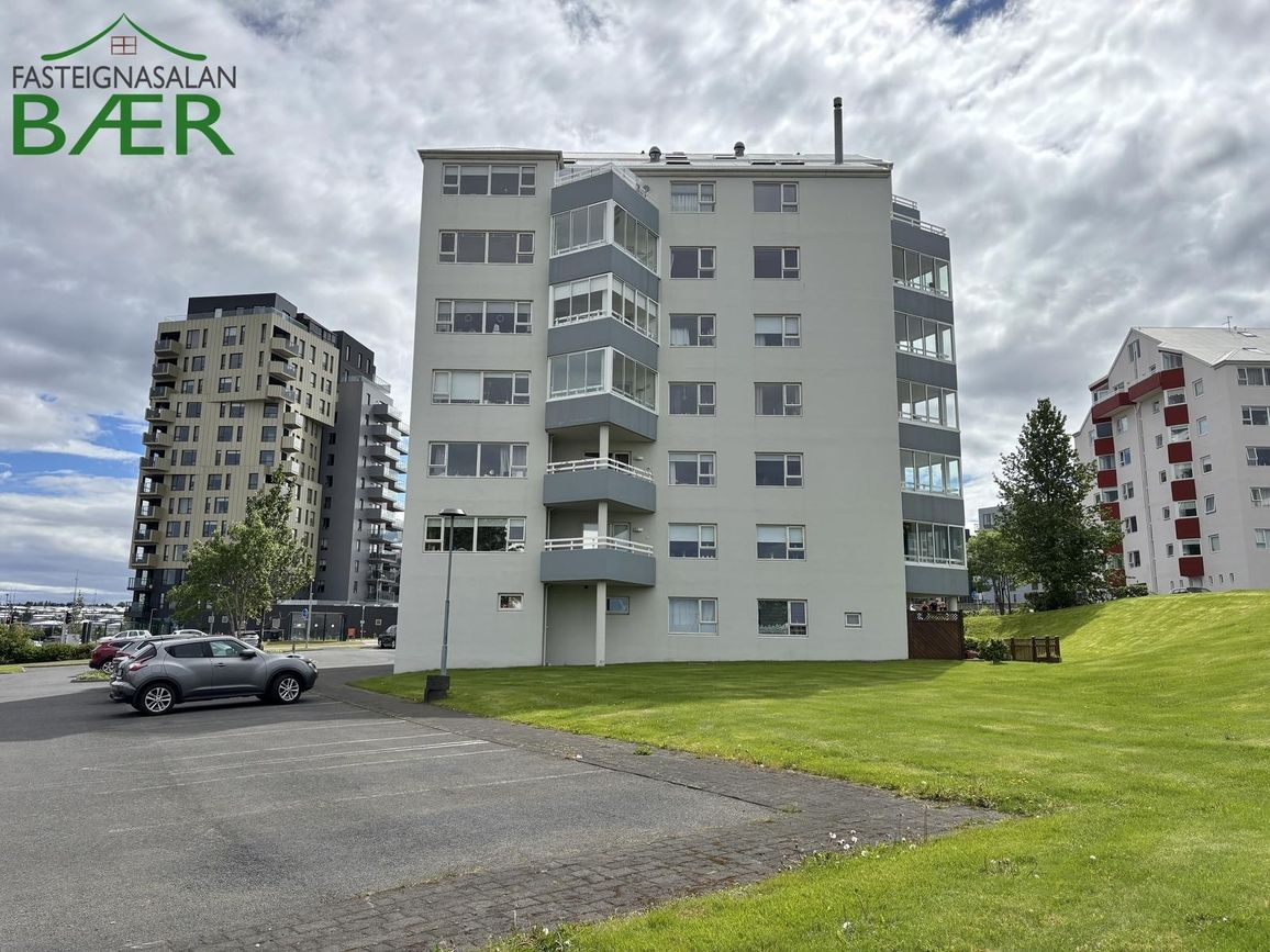 Gullsmári 10, 201 Kópavogur