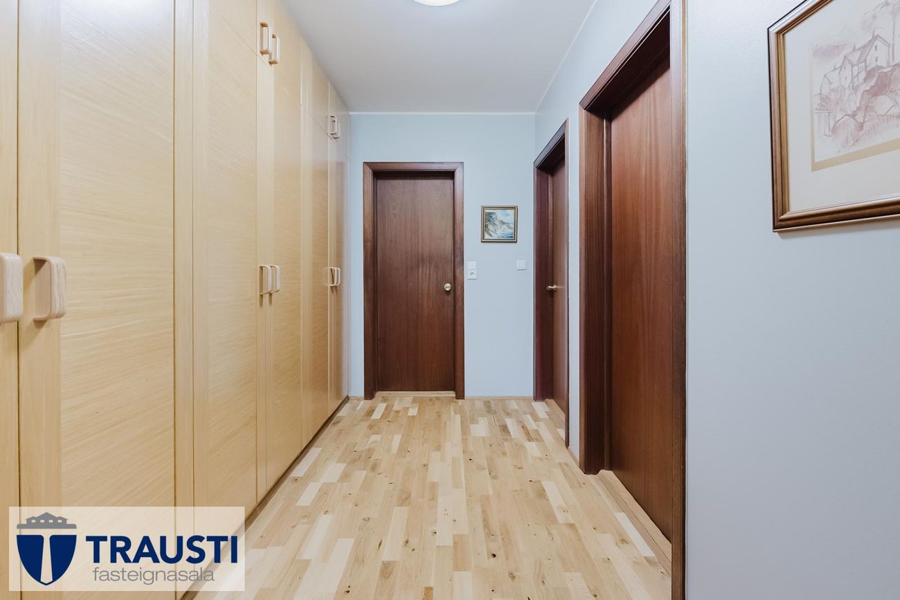 Hvassaleiti 30, 103 Reykjavík