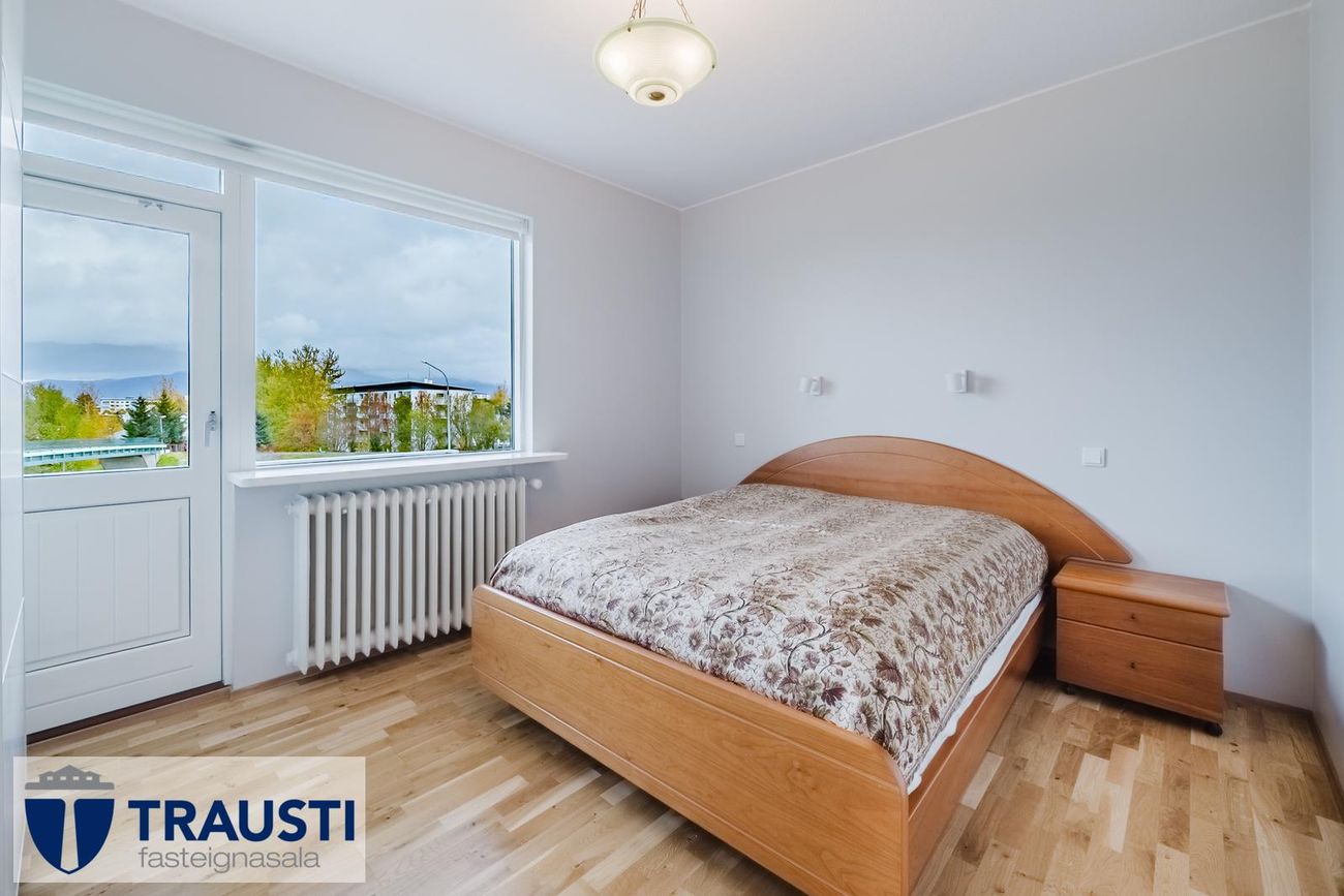 Hvassaleiti 30, 103 Reykjavík