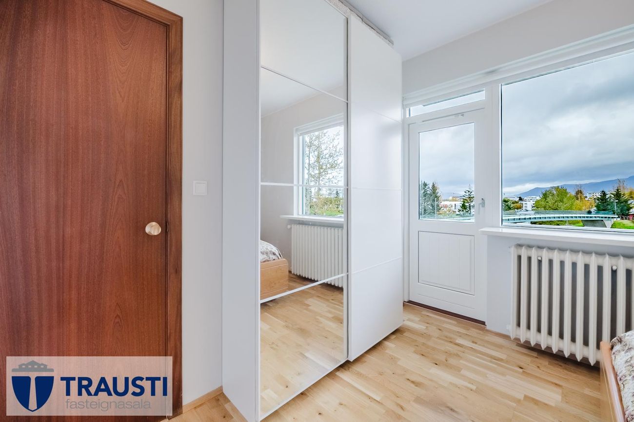 Hvassaleiti 30, 103 Reykjavík