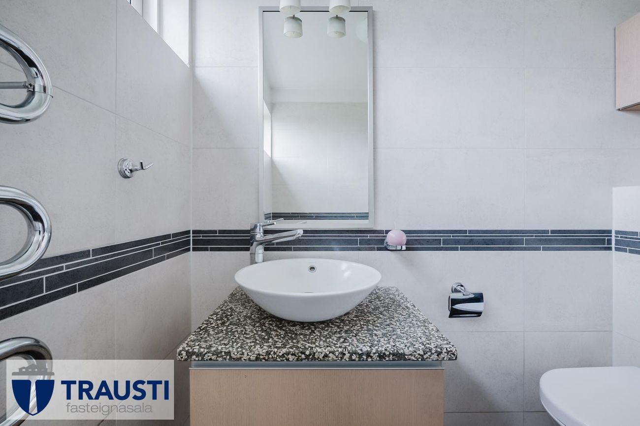 Hvassaleiti 30, 103 Reykjavík