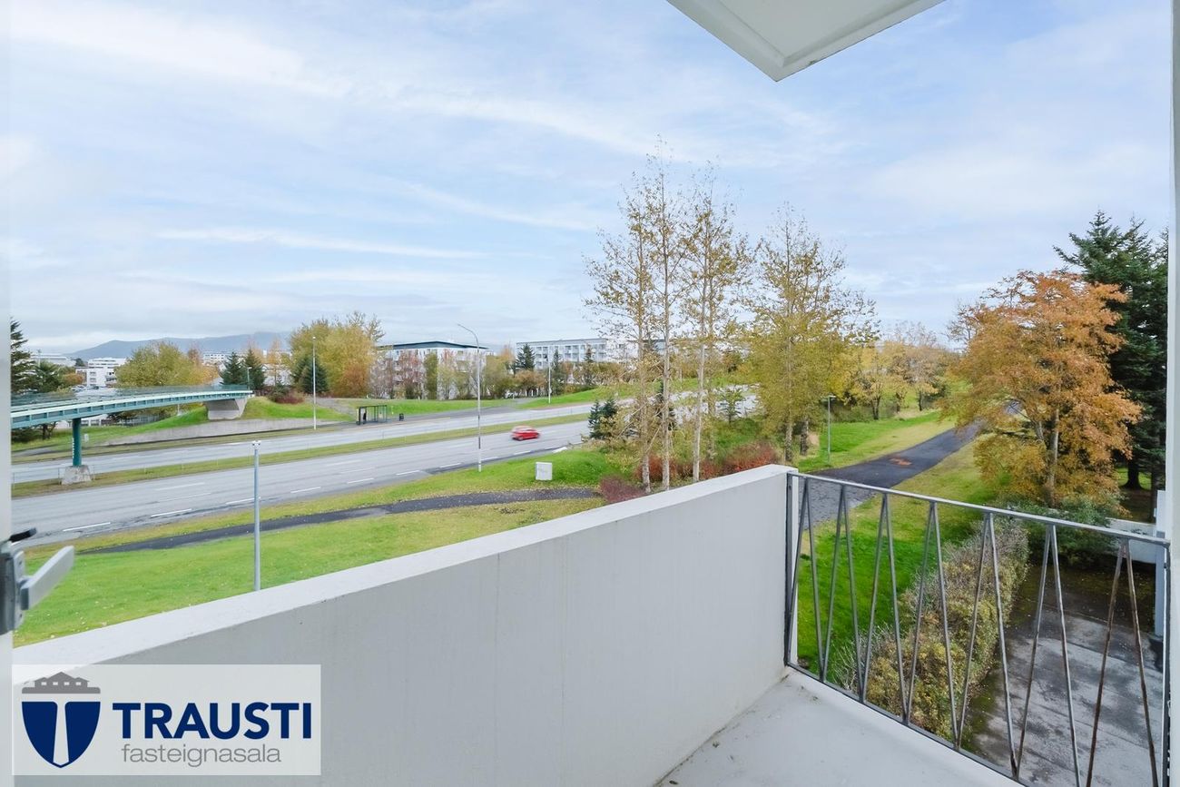 Hvassaleiti 30, 103 Reykjavík