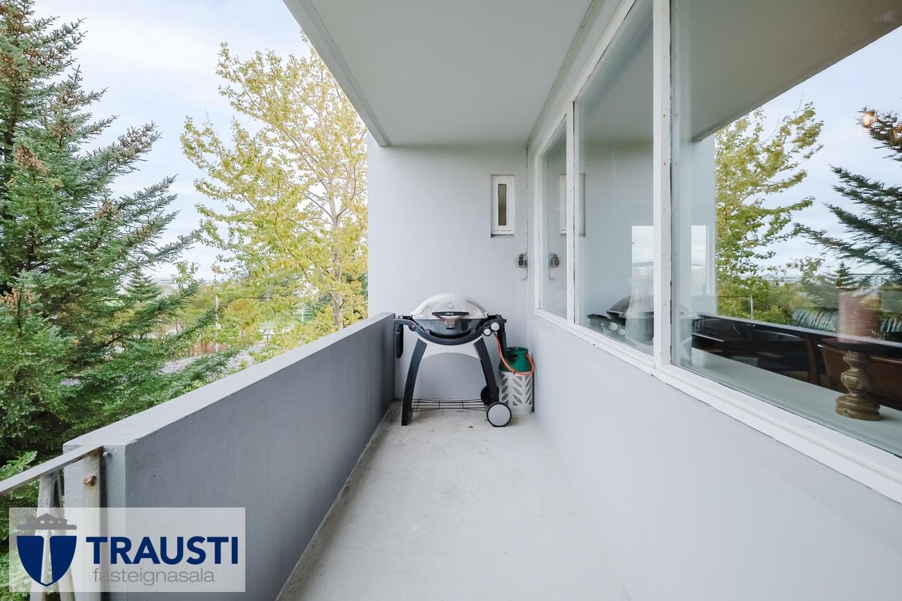 Hvassaleiti 30, 103 Reykjavík