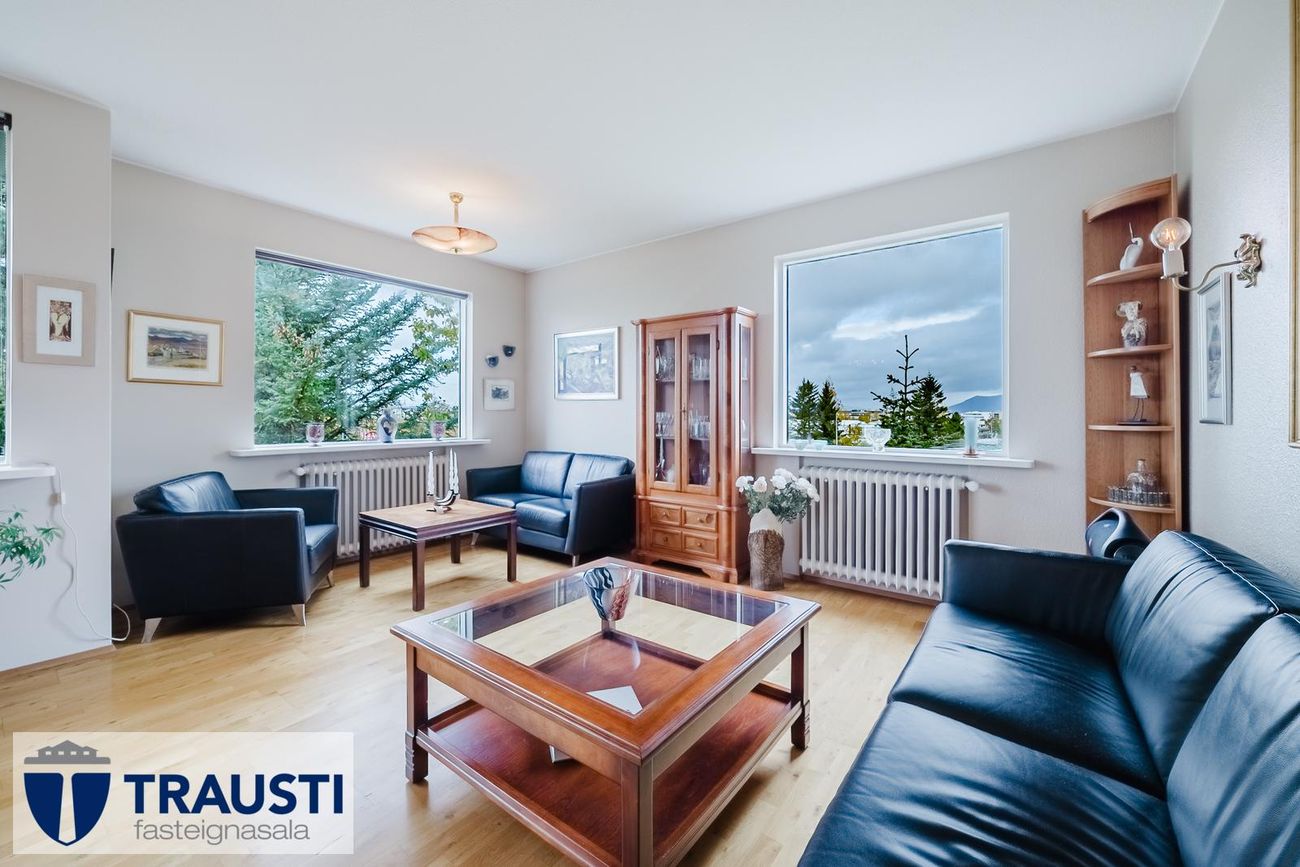 Hvassaleiti 30, 103 Reykjavík