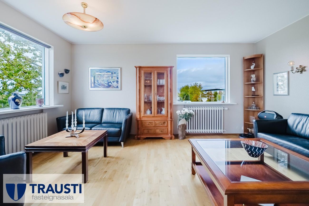 Hvassaleiti 30, 103 Reykjavík