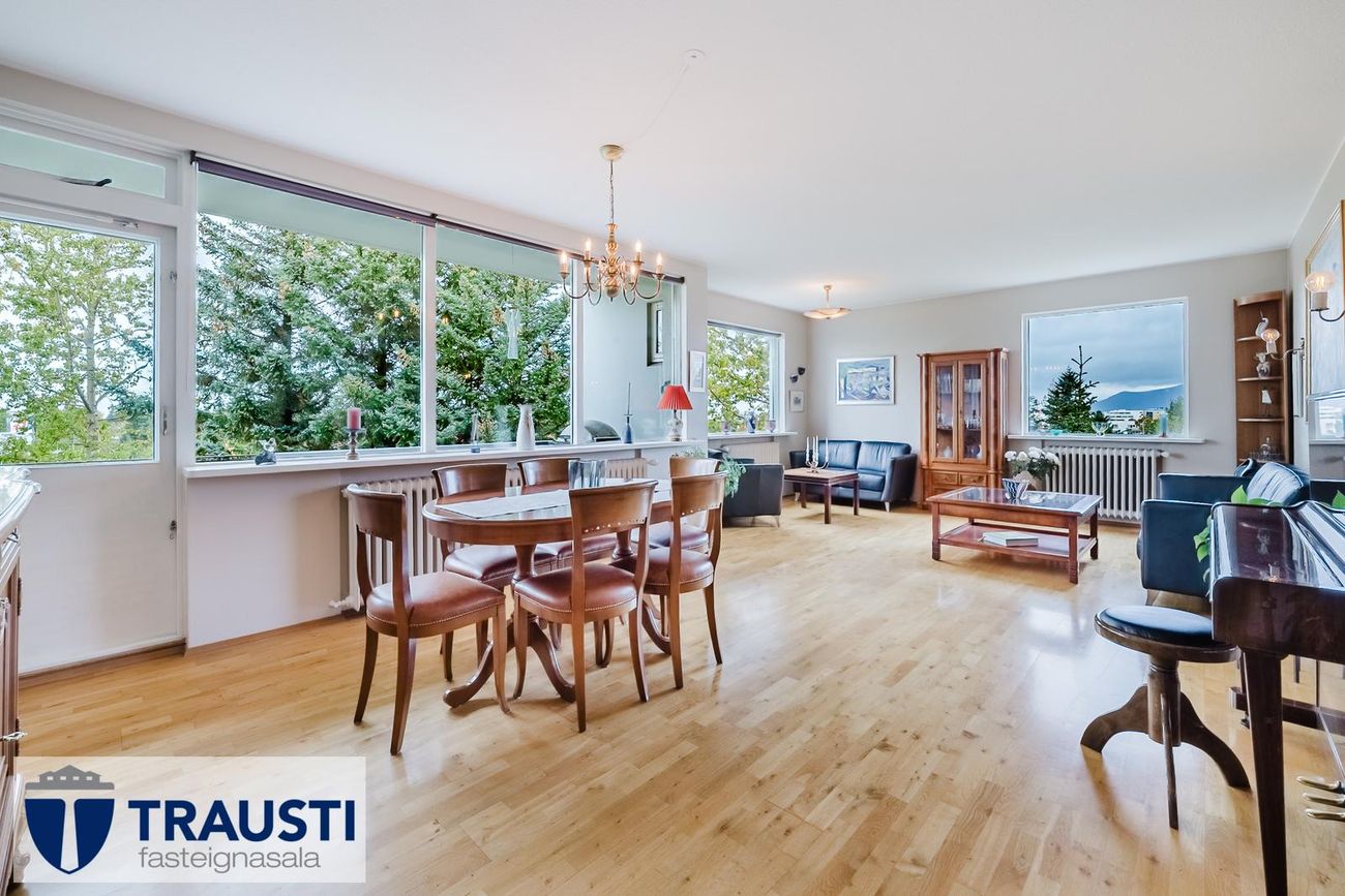 Hvassaleiti 30, 103 Reykjavík