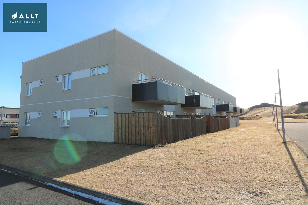 Tjarnabraut 22, 260 Reykjanesbær