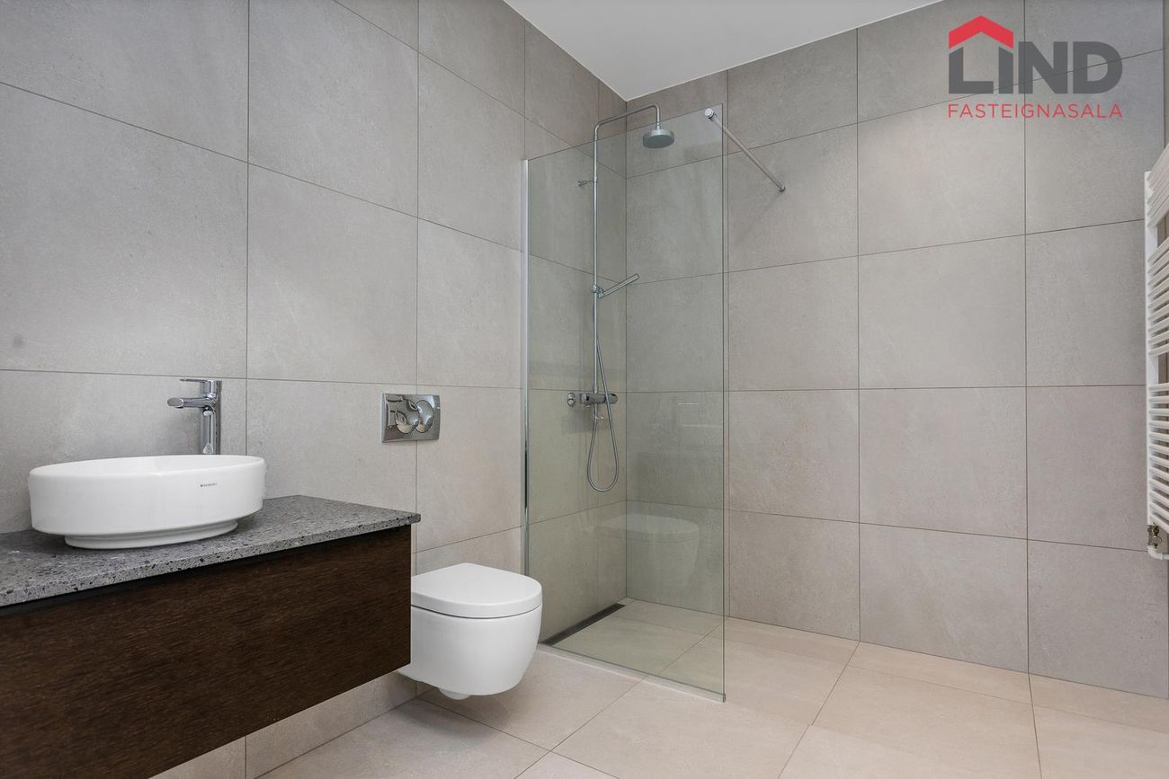 Valshlíð 12 - 0217, 102 Reykjavík