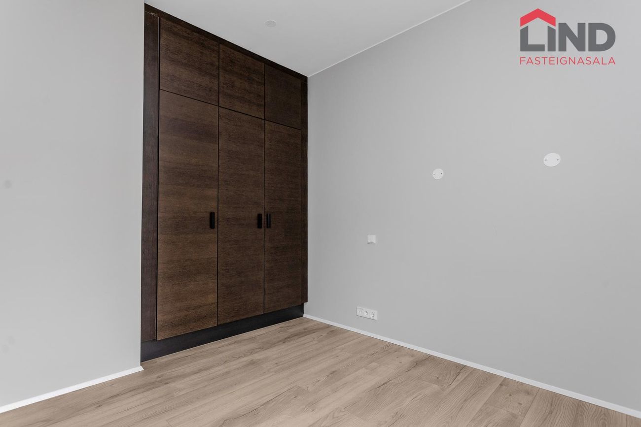 Valshlíð 12 - 0217, 102 Reykjavík