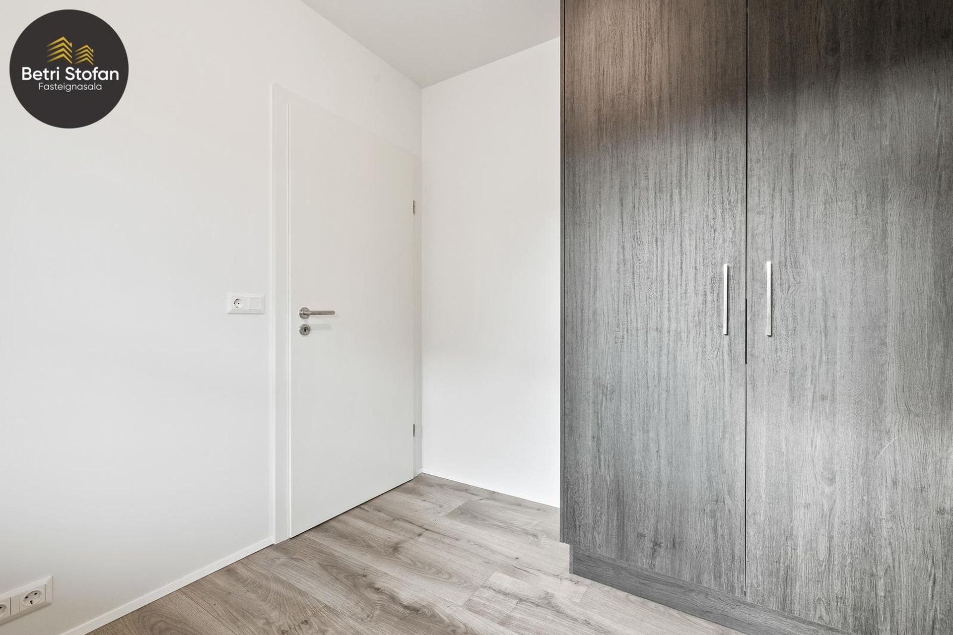 Hringhamar 7, 221 Hafnarfjörður