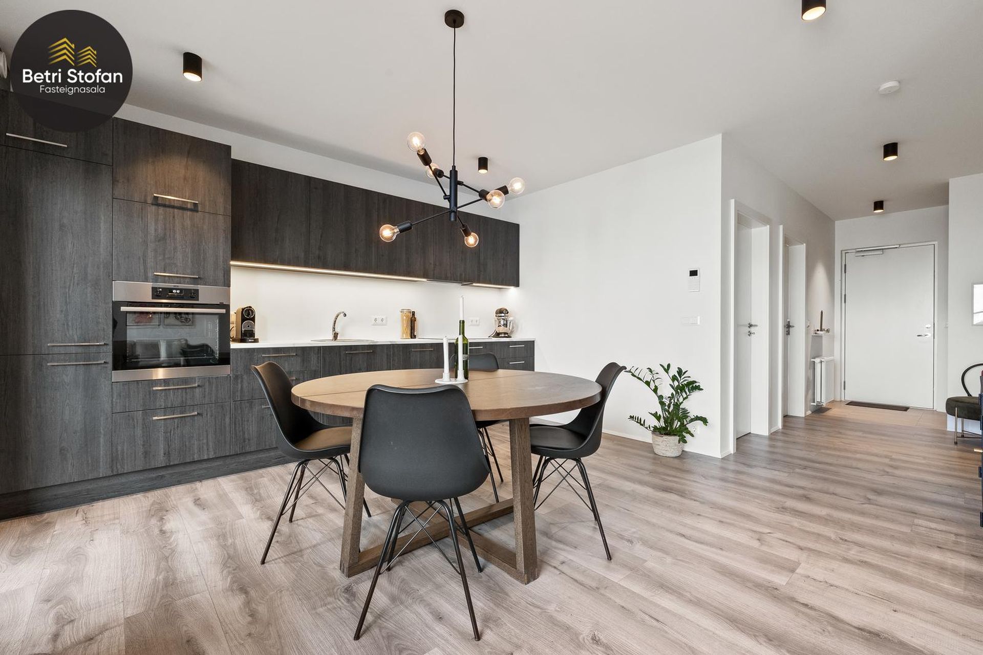 Hringhamar 7, 221 Hafnarfjörður