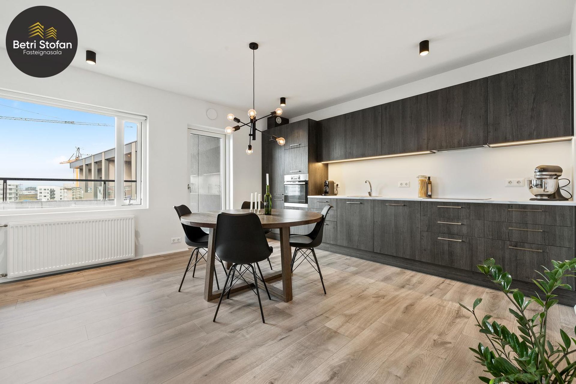 Hringhamar 7, 221 Hafnarfjörður
