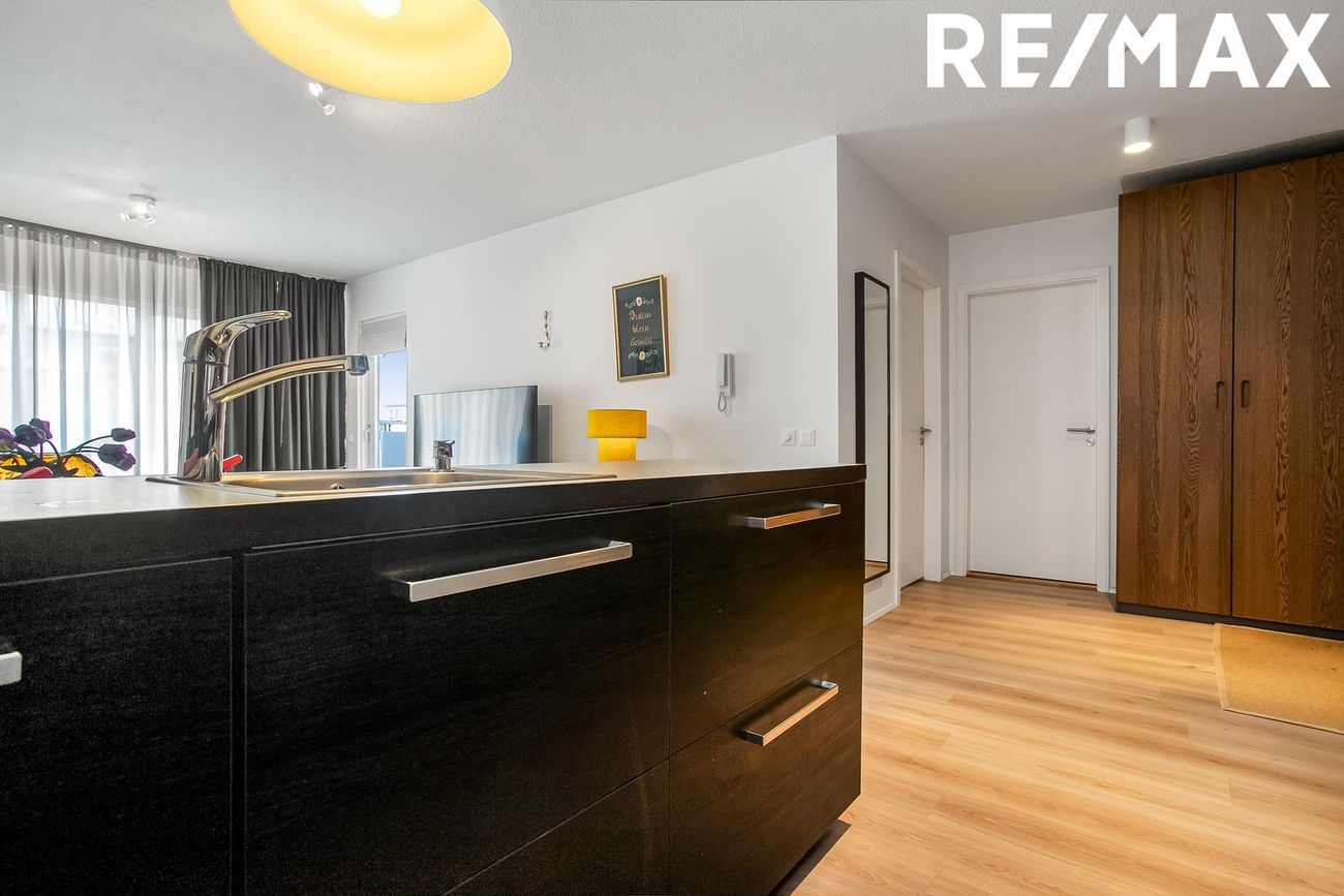 Vallarás 3, 110 Reykjavík
