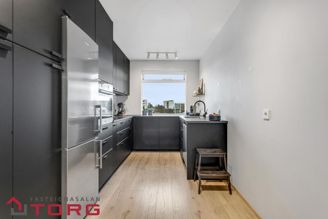 Háaleitisbraut 44, 108 Reykjavík