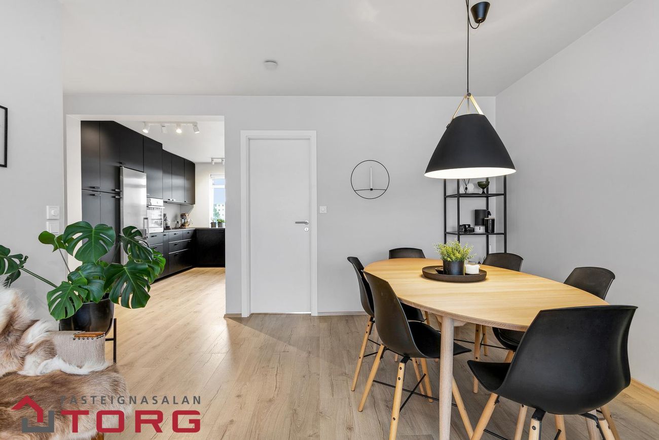 Háaleitisbraut 44, 108 Reykjavík