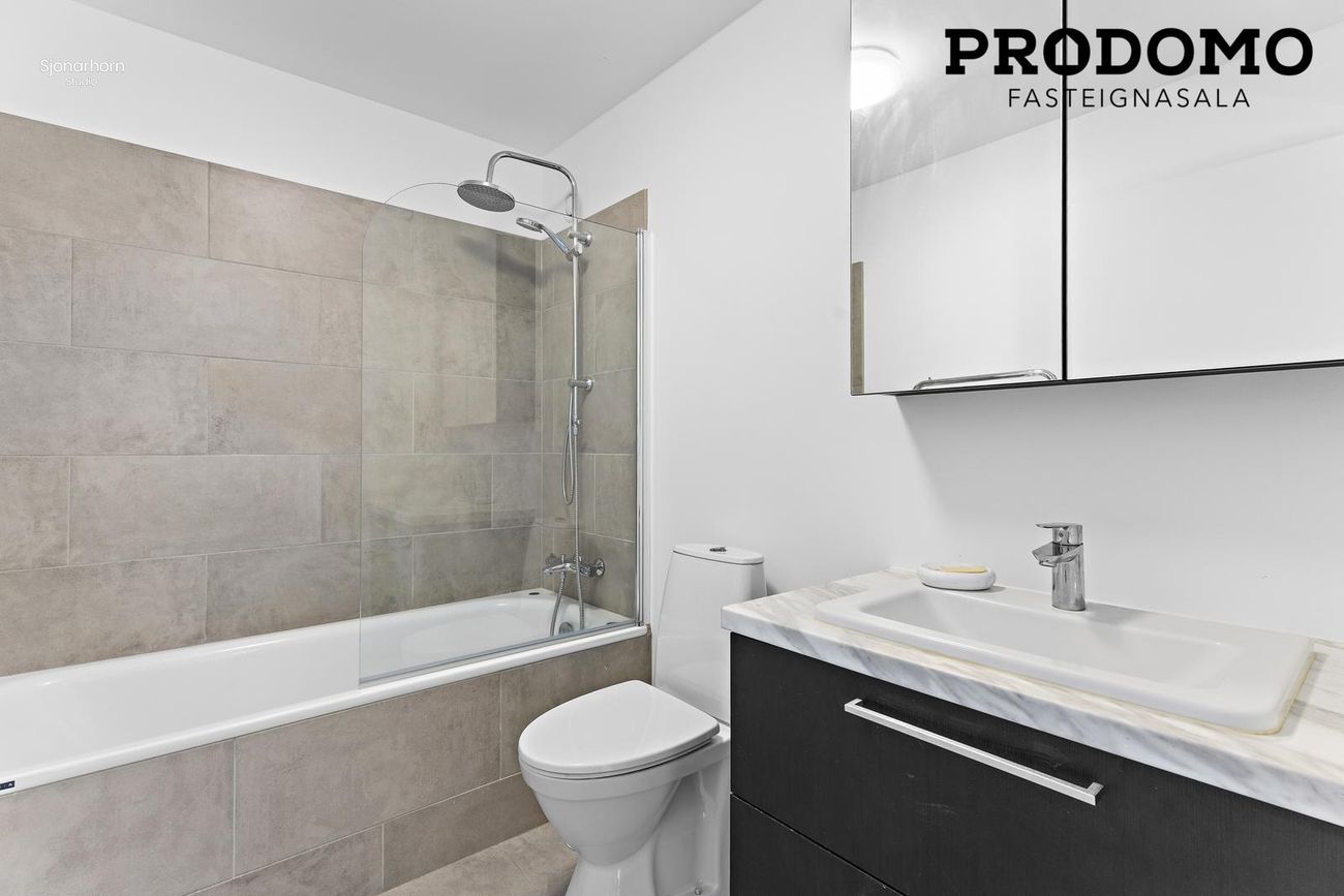 Breiðbraut 670A, 262 Reykjanesbær