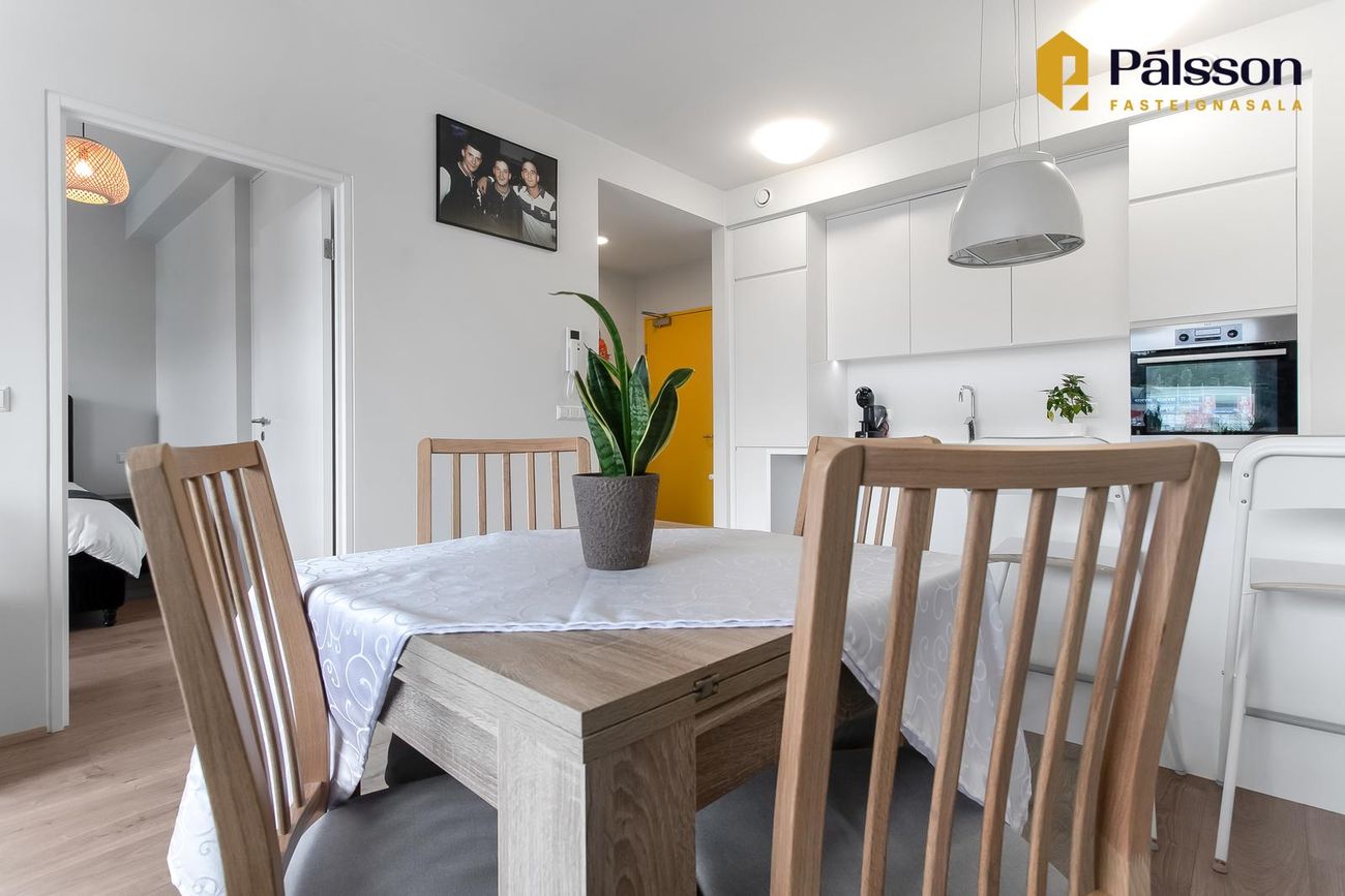 Arnarhlíð 1, 102 Reykjavík