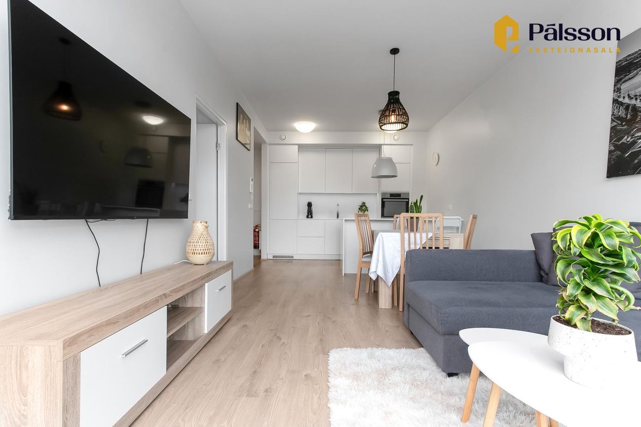 Arnarhlíð 1, 102 Reykjavík