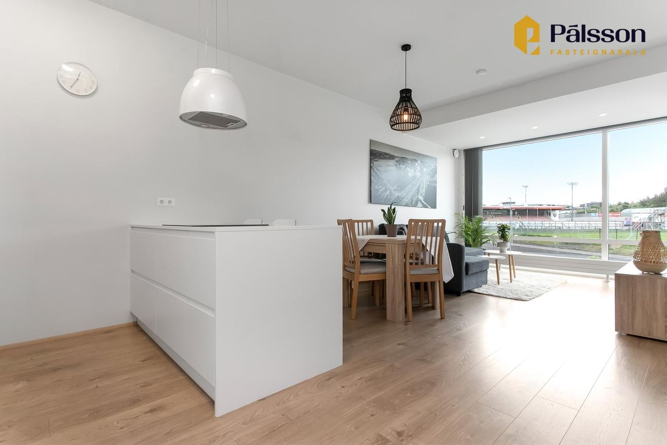 Arnarhlíð 1, 102 Reykjavík