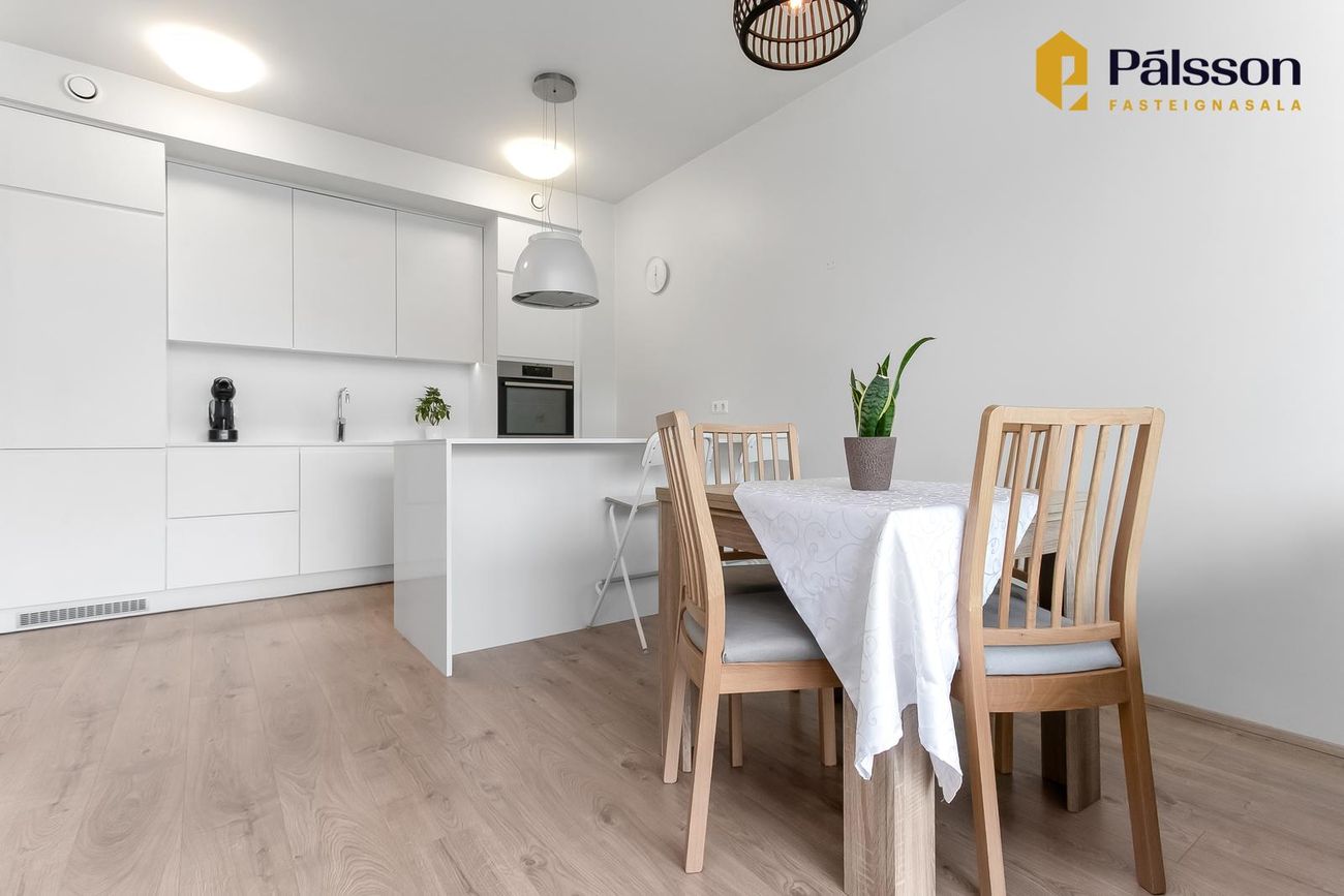 Arnarhlíð 1, 102 Reykjavík