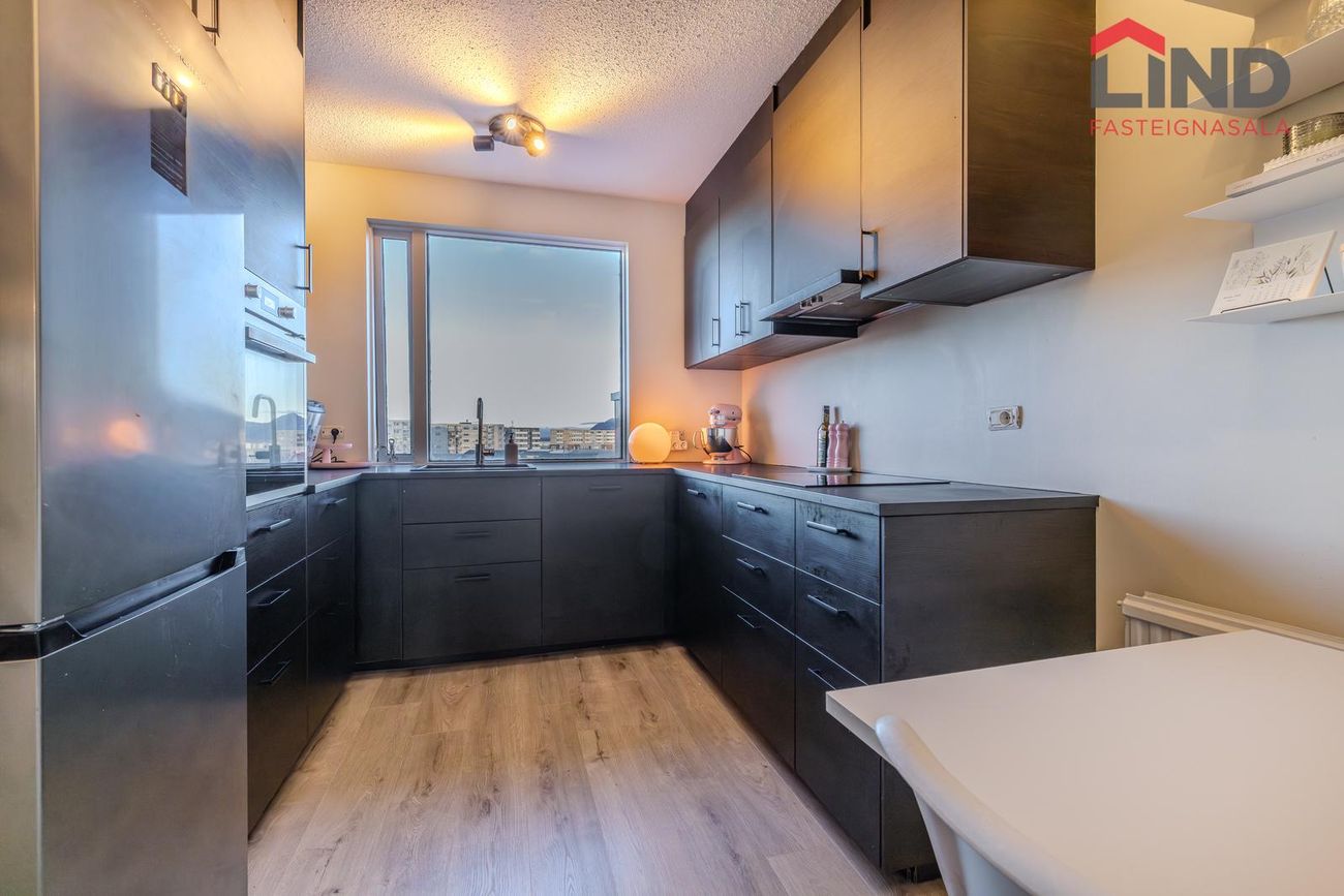 Vallarbraut 9, 300 Akranes