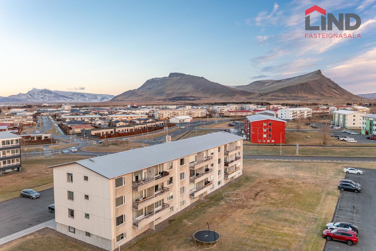 Vallarbraut 9, 300 Akranes