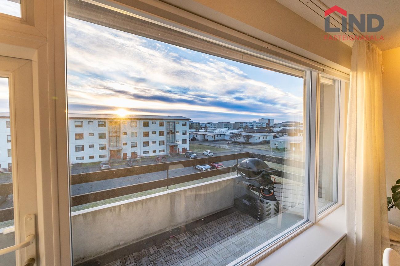 Vallarbraut 9, 300 Akranes