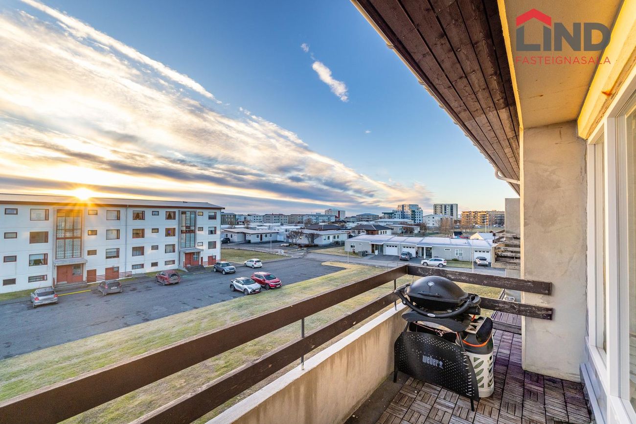 Vallarbraut 9, 300 Akranes