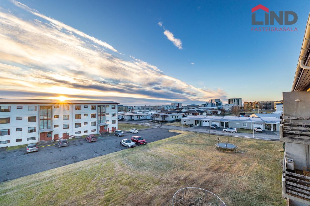 Vallarbraut 9, 300 Akranes