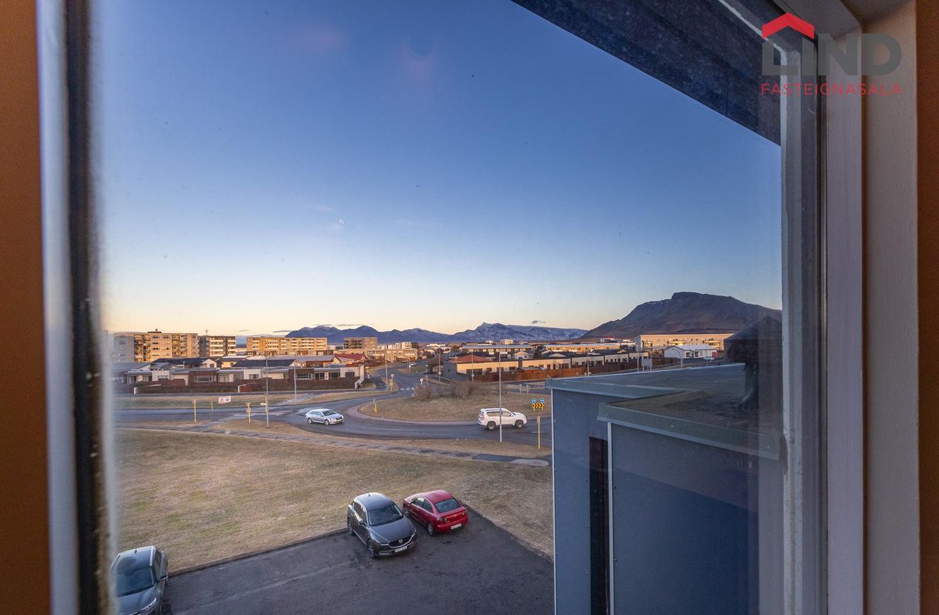 Vallarbraut 9, 300 Akranes